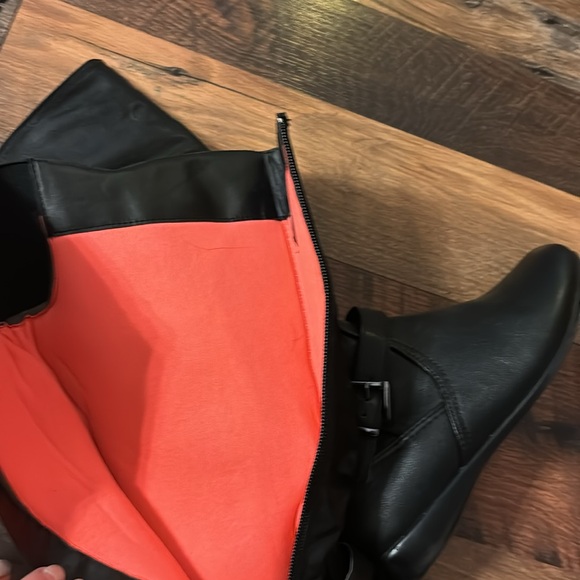 Dominique Nicole black zip up boots size 4 - Picture 5 of 5